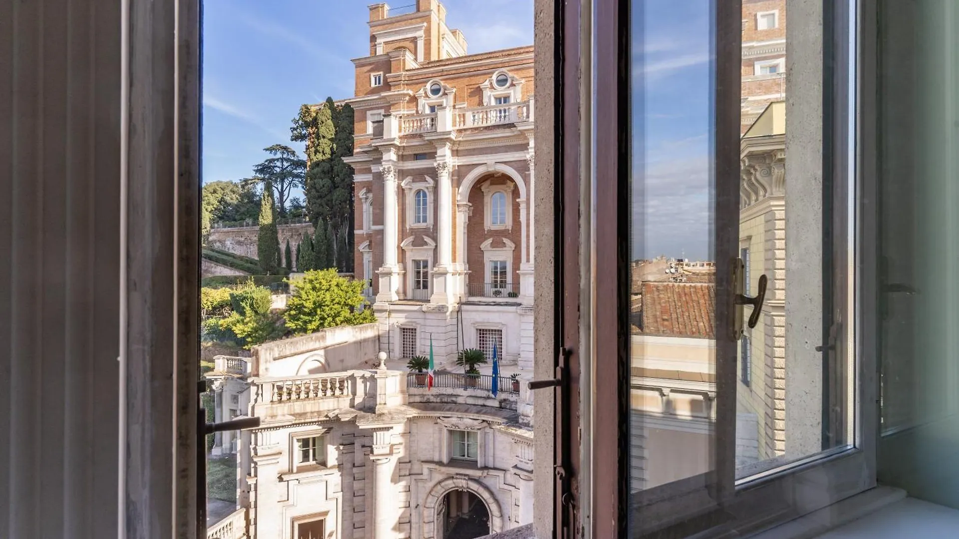 Downtown Srl - Imperial Panorama Penthouse Apartment Rome Italy